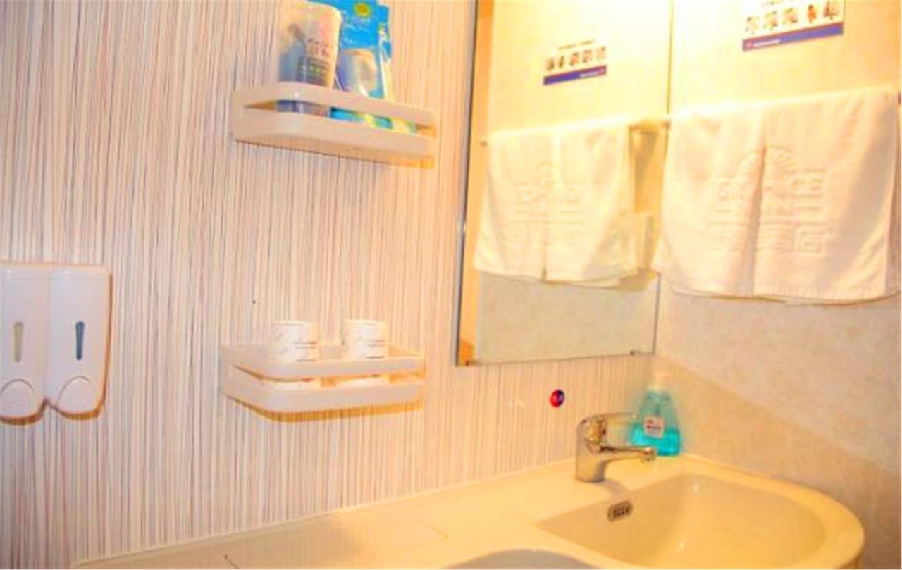 Greentree Inn Shandong Qingdao Railway Station Zhanqiao Yacht Wharf Express Esterno foto